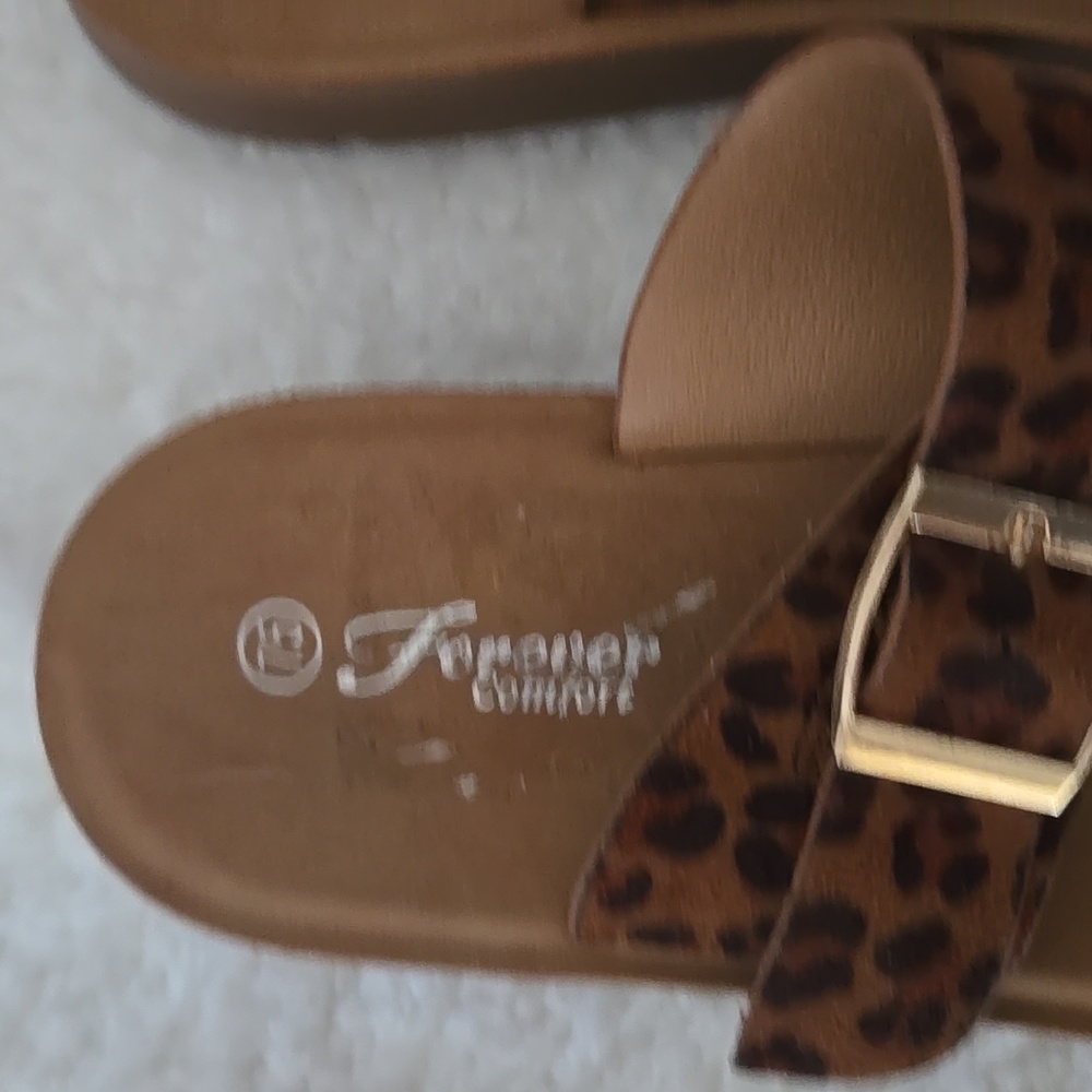 Forever Comfort Strappy Flat Sandals-Size7.5 - Picture 4 of 8